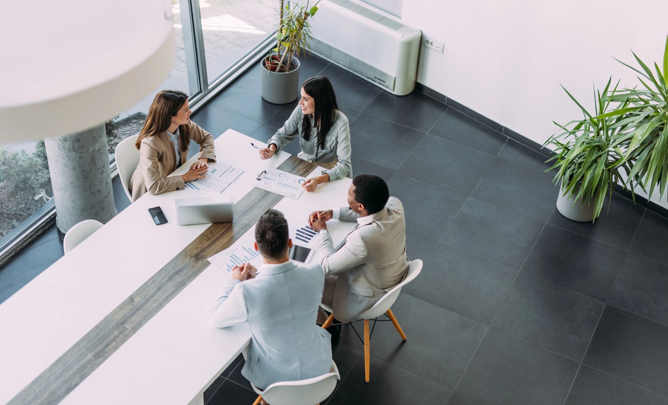 Project leadership meeting in an office